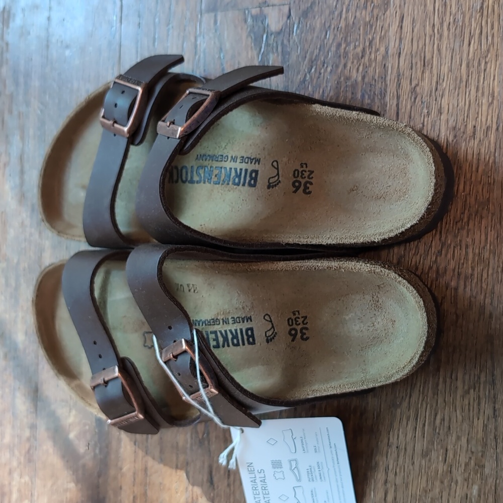 NWT Birkenstock Arizona Dark Brown Size 36